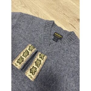 Woolrich V-Neck Sweater 100% Wool Blue Pullover Leaf Trim Women's Large